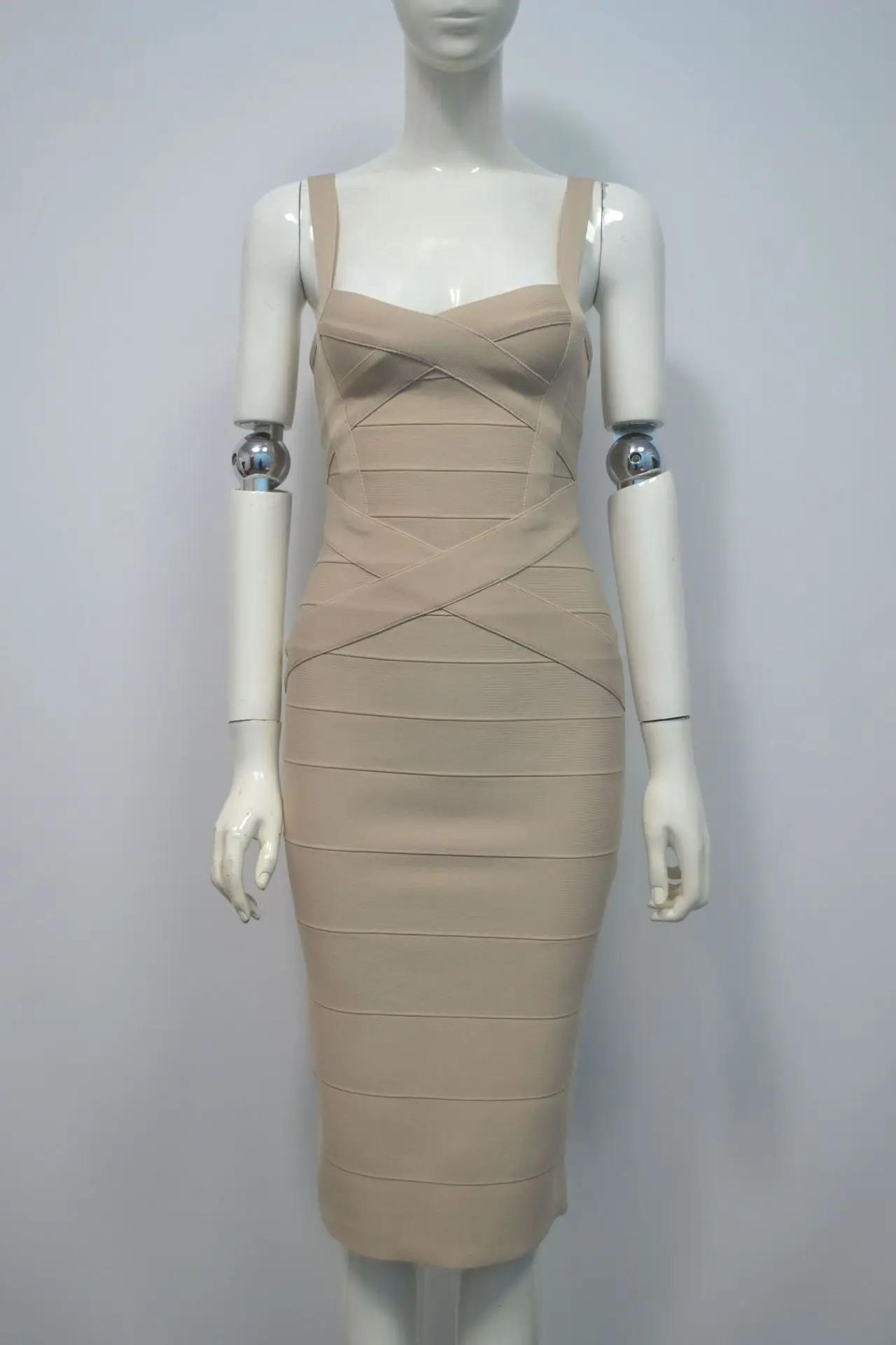 Apricot color